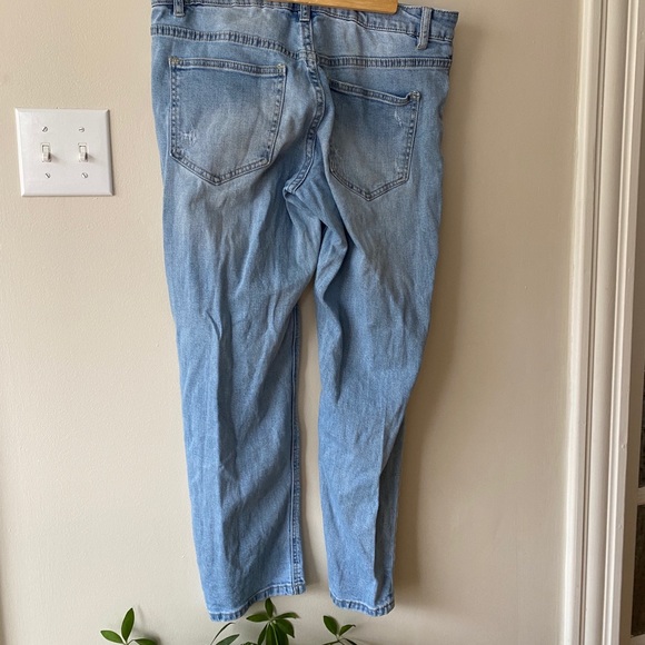 Hello! I'm Brooklyn Jeans! ☺️ - Picture 2 of 4